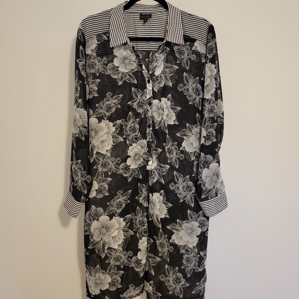 SIMON CHANG: Black & White Floral Longline Blouse